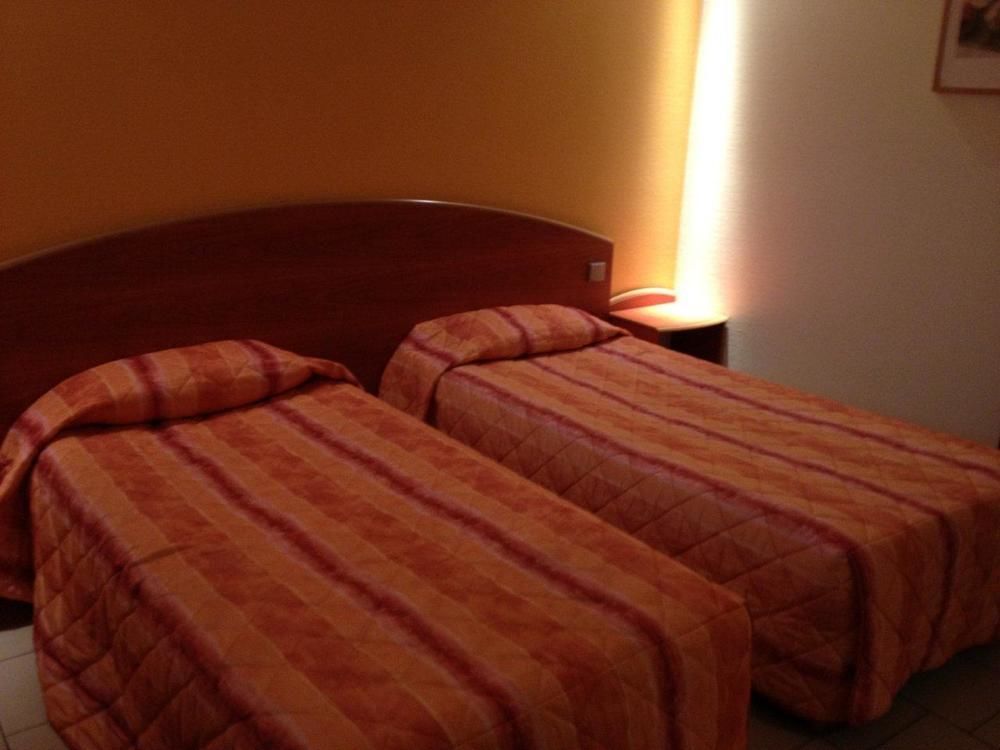 Logis Hotel - Les Paturelles Avesnelles Екстер'єр фото