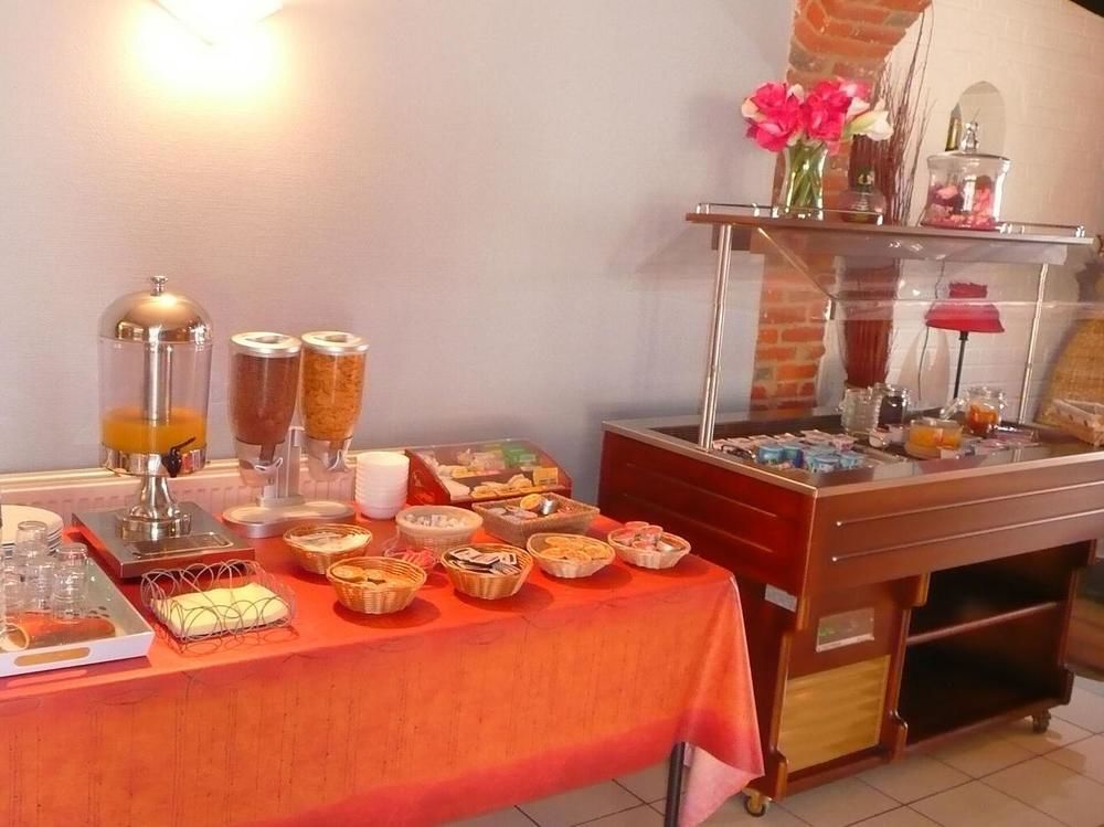 Logis Hotel - Les Paturelles Avesnelles Екстер'єр фото