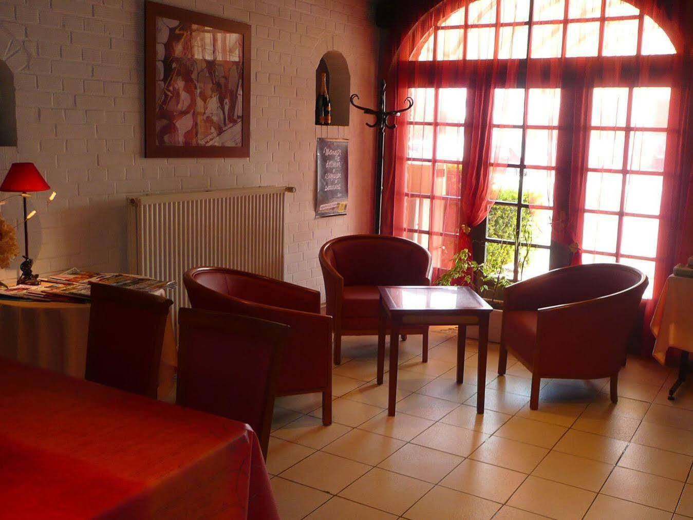 Logis Hotel - Les Paturelles Avesnelles Екстер'єр фото