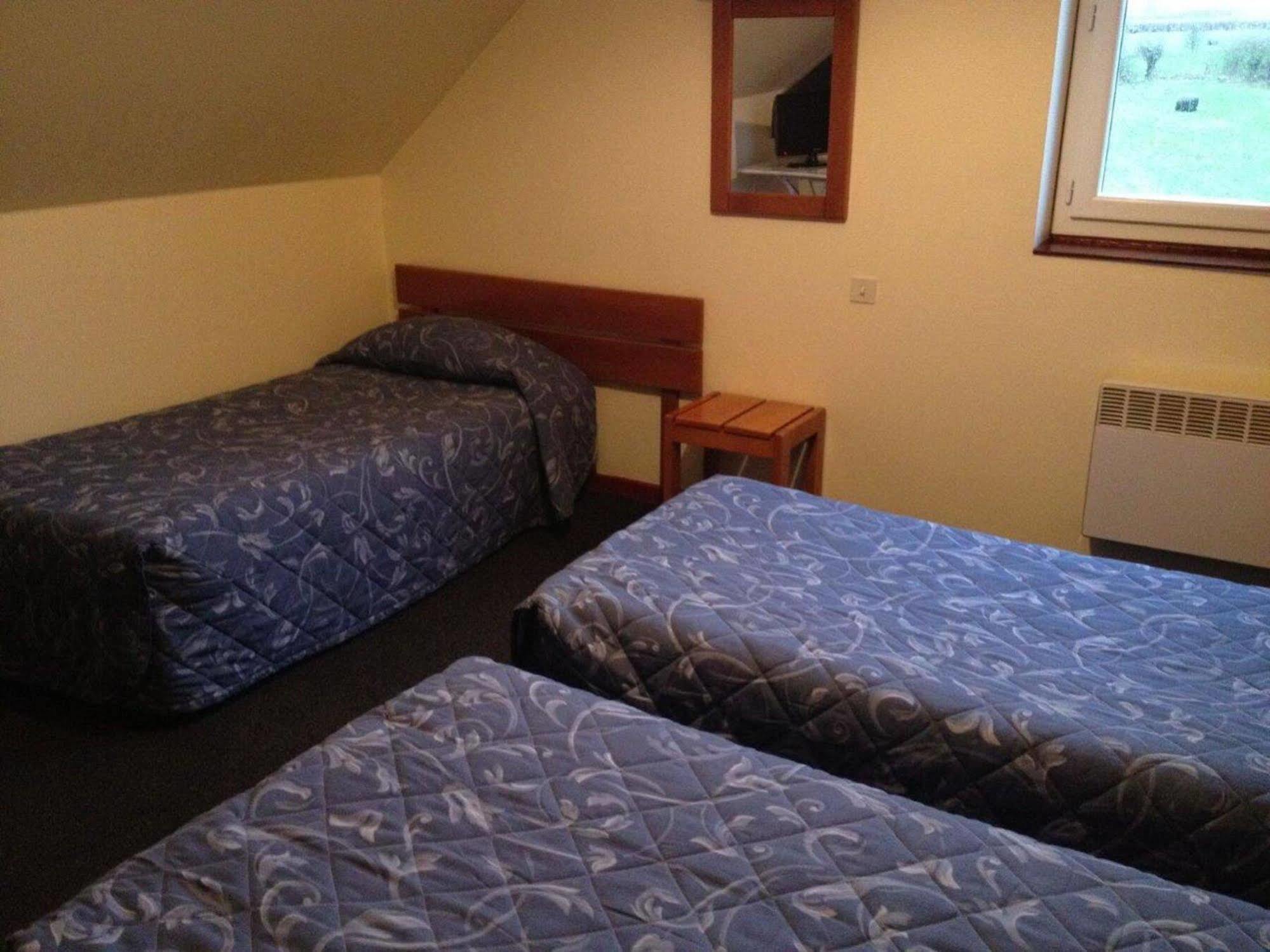 Logis Hotel - Les Paturelles Avesnelles Екстер'єр фото