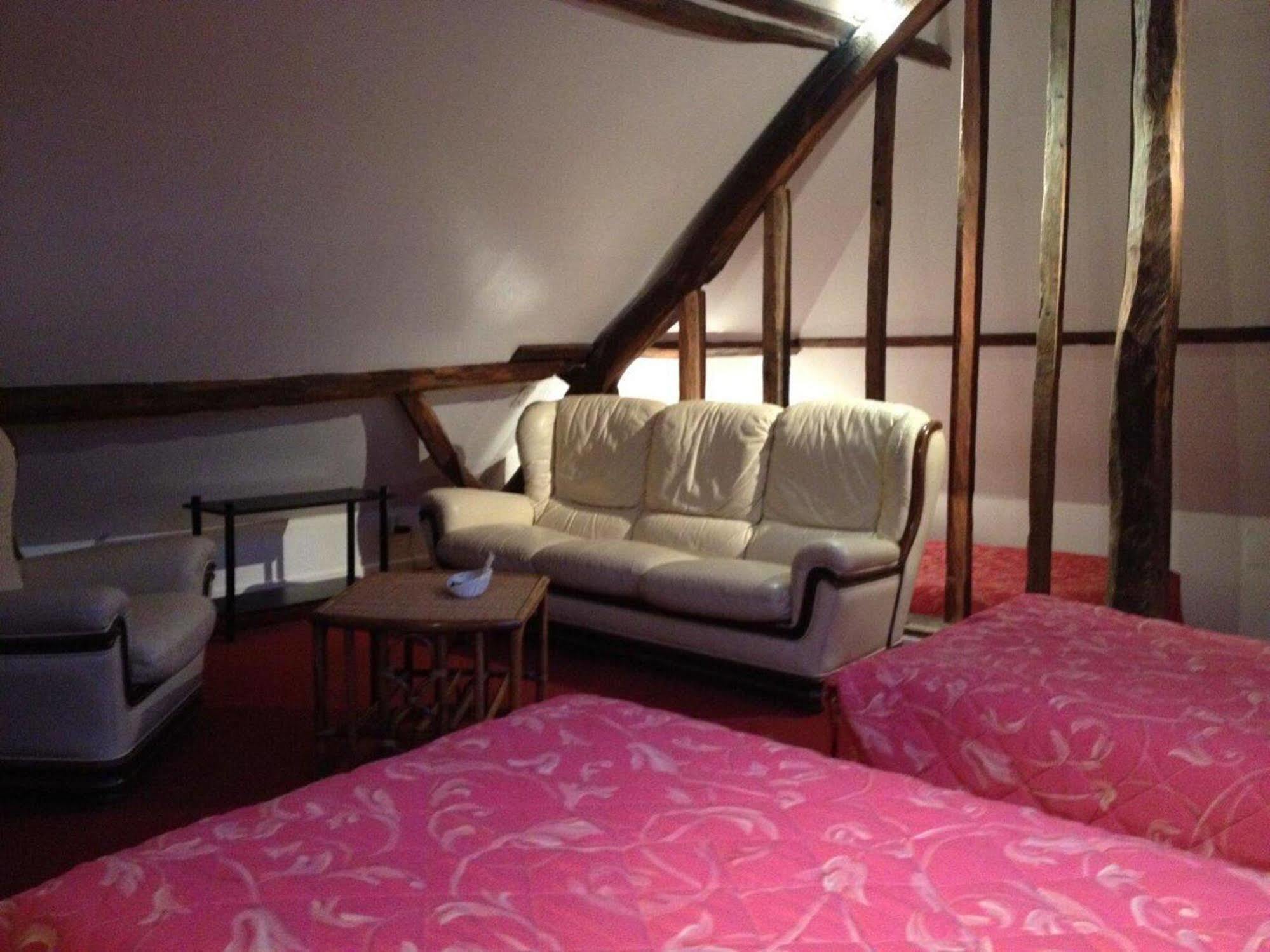 Logis Hotel - Les Paturelles Avesnelles Екстер'єр фото