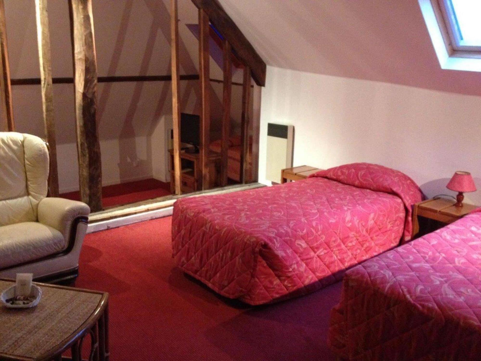 Logis Hotel - Les Paturelles Avesnelles Екстер'єр фото